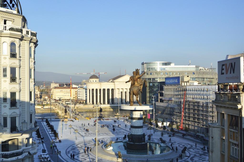 Hotel Square Skopje Bagian luar foto